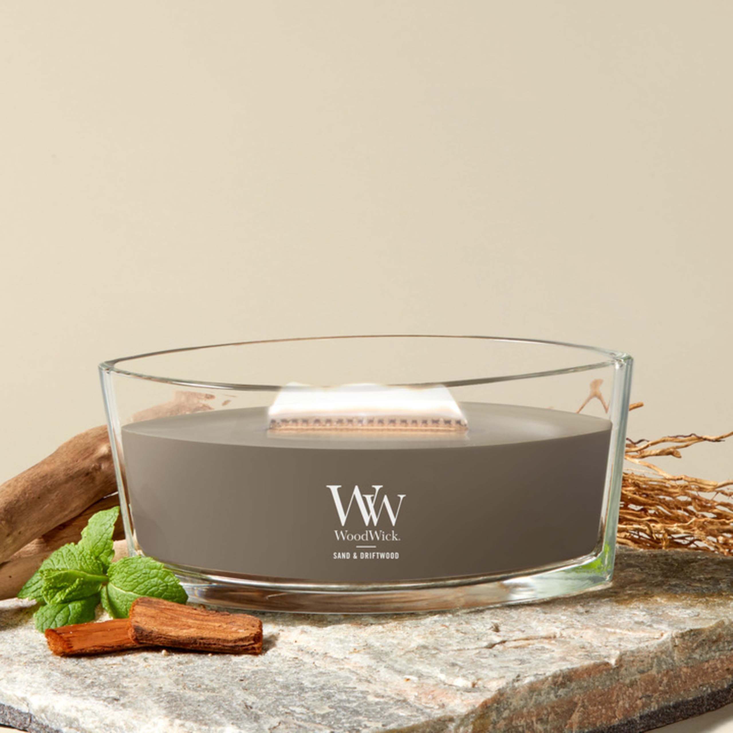 WoodWick mèche en bois en détail produisant crépitement apaisant