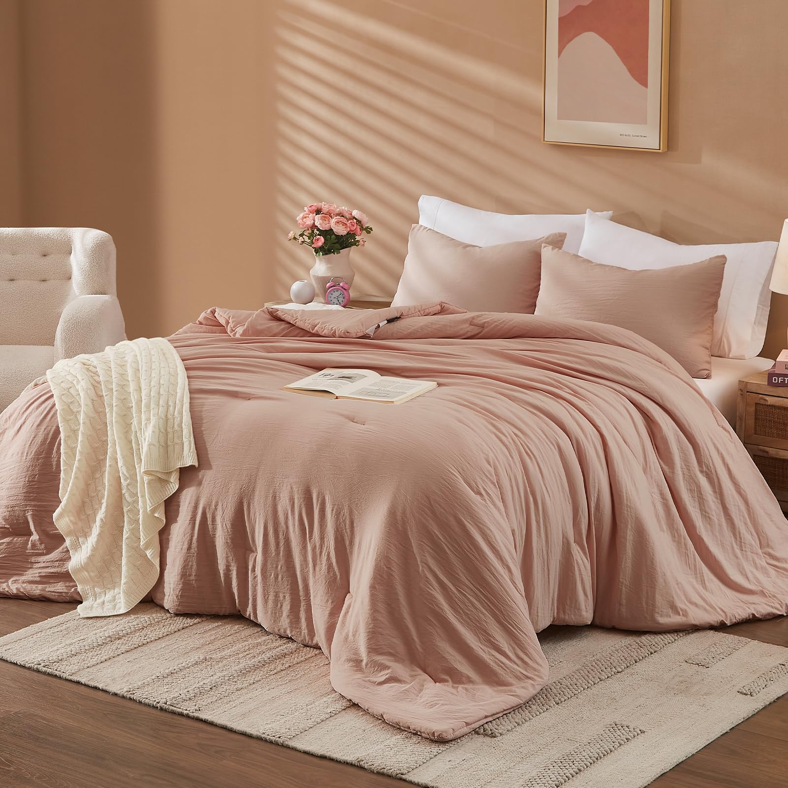 WRENSONGE gros plan texture tissu pré-lavé montrant douceur au toucher