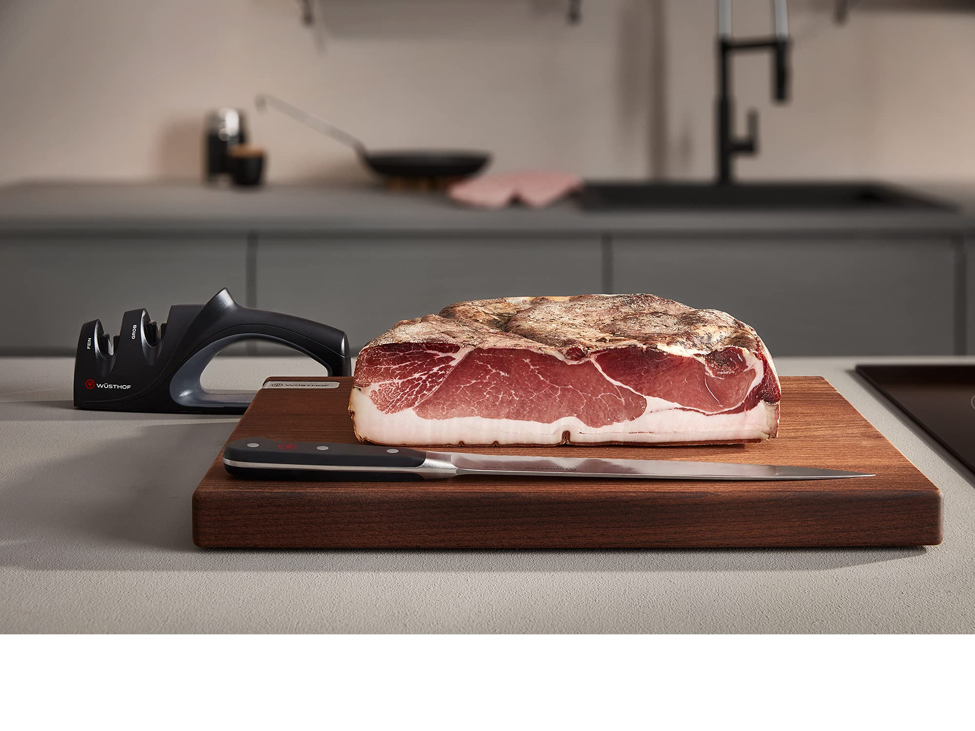 Wüsthof comparaison taille montre proportions et compatibilité avec couteaux