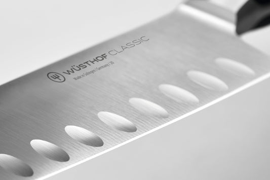 Wüsthof close-up lame montrant tranchant net pour coupes papier-fin