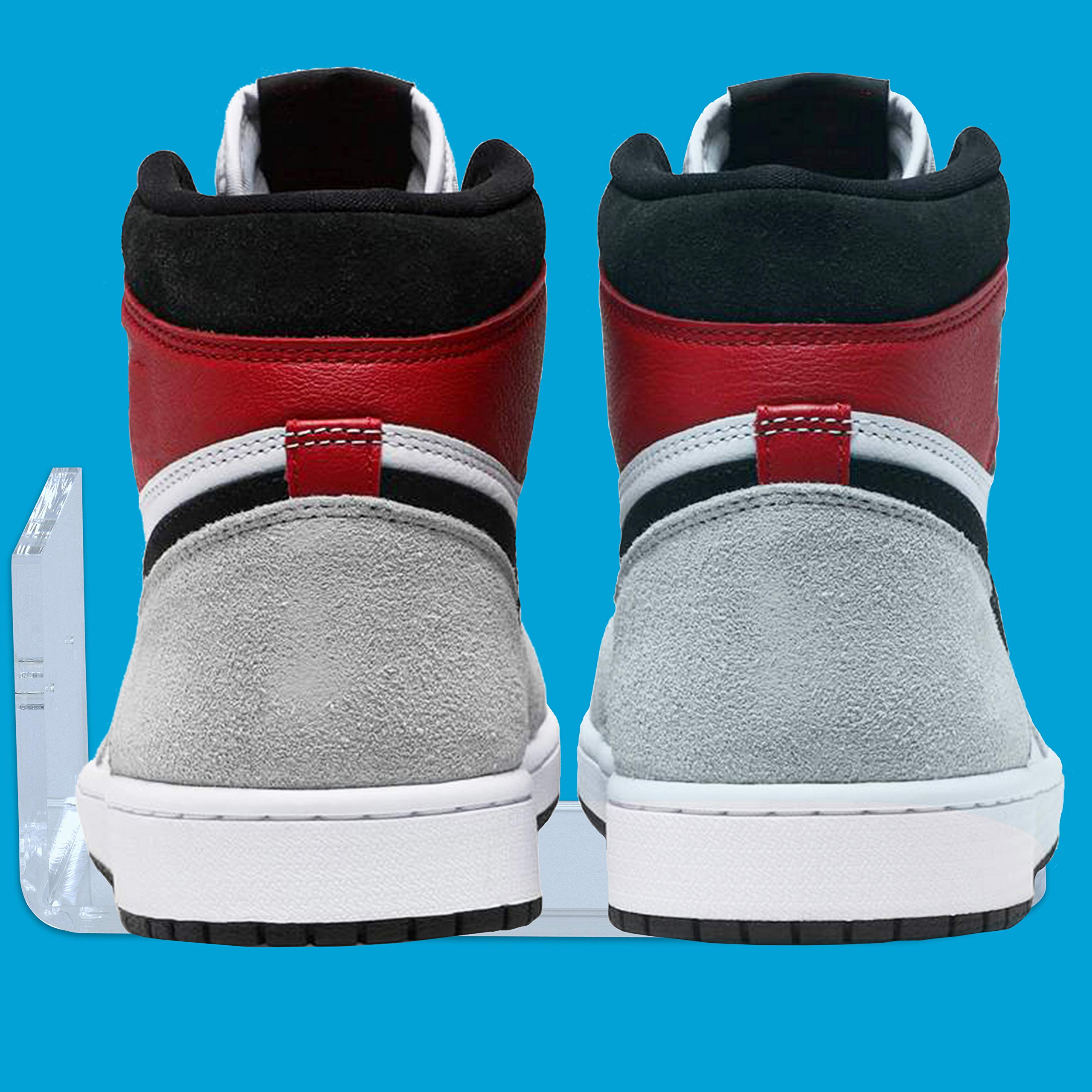 X-FLOAT étagère avec sneakers installées illustrant l'effet flottant
