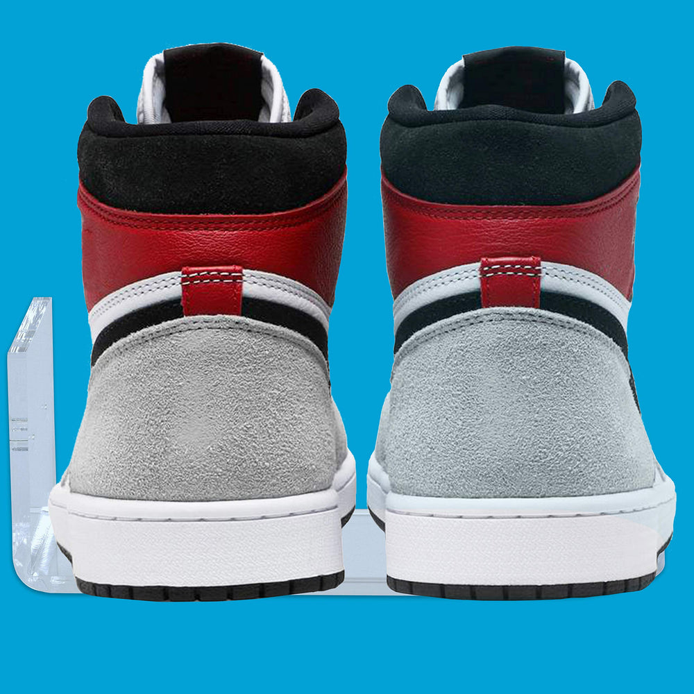 X-FLOAT étagère avec sneakers installées illustrant l'effet flottant