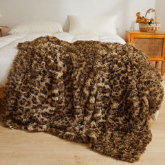 XeGe plaid face avant montrant motif léopard et style luxueux