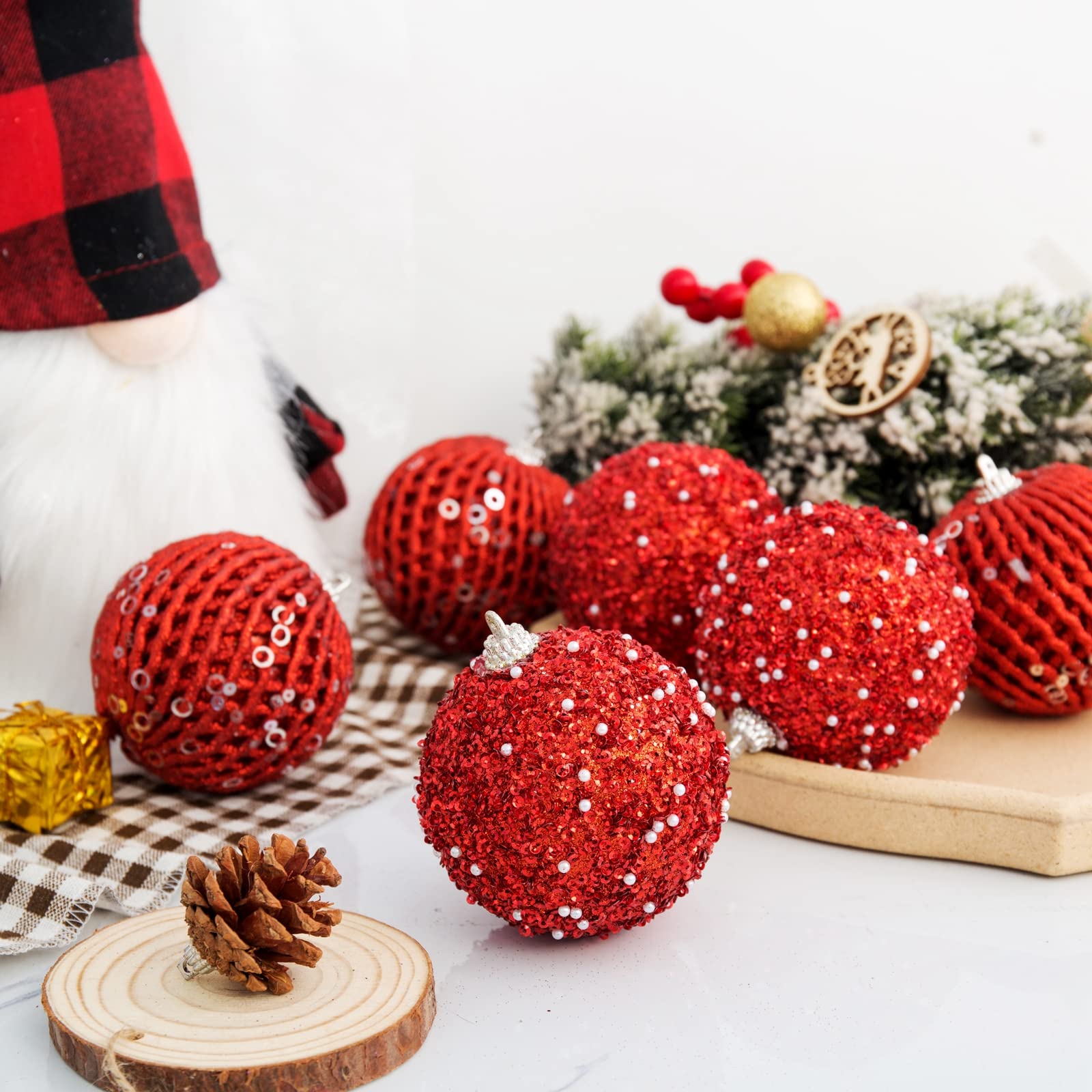 XmasExp boule sur table de fête apportant éclat et ambiance