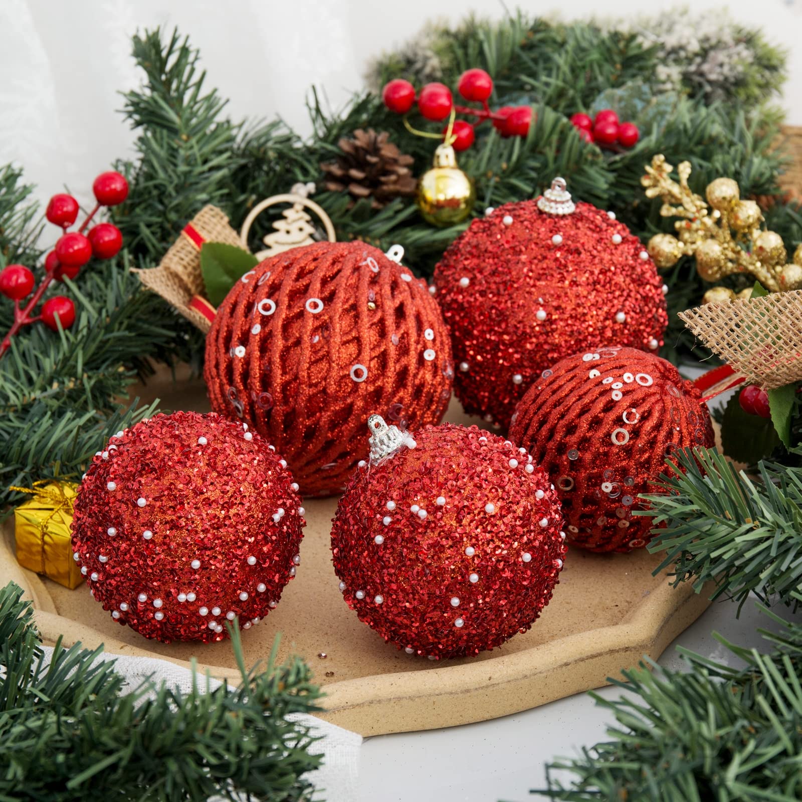 XmasExp assortiment de boules sur sapin pour un rendu festif