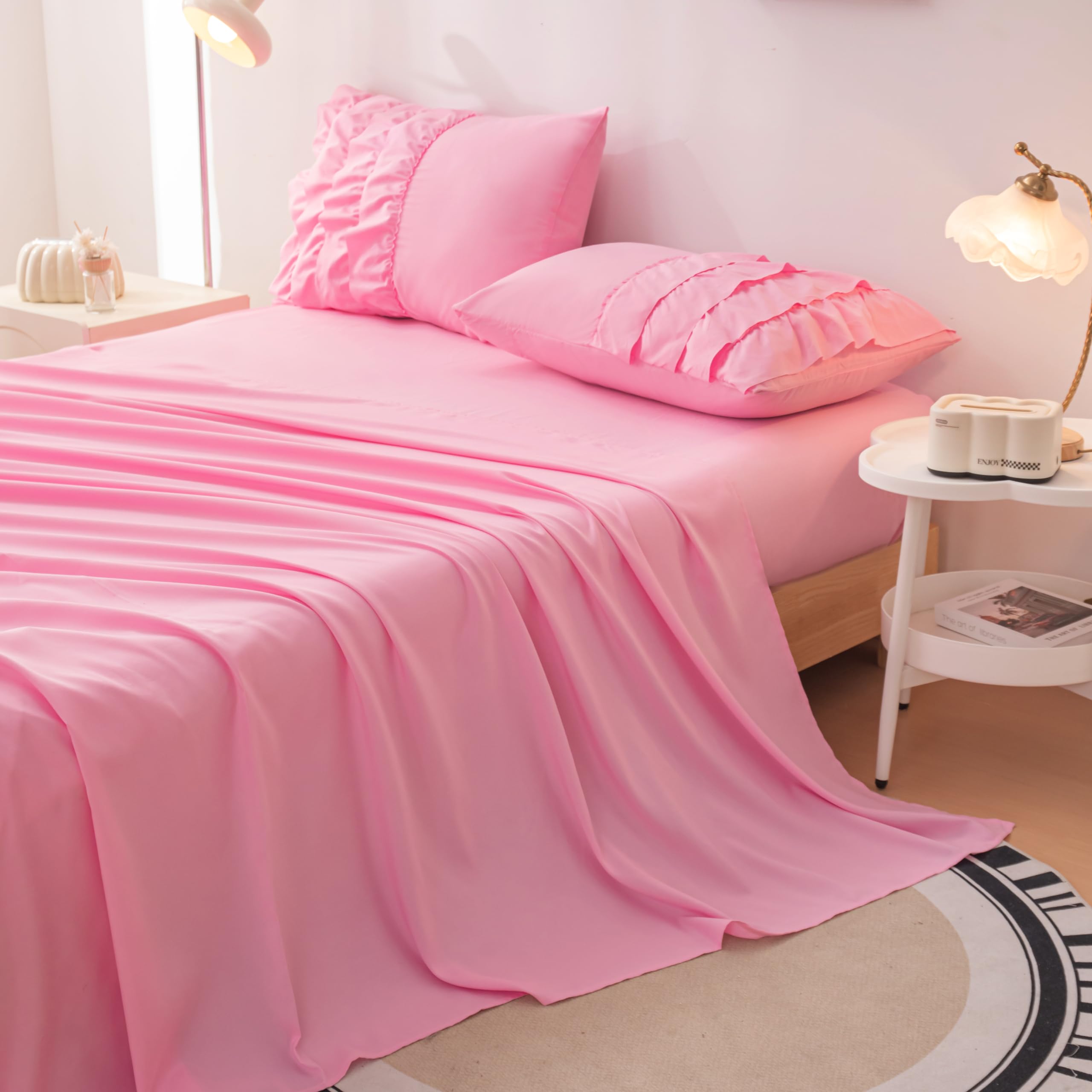 Yadangxiawa drap-housse ajusté montrant tenue sur matelas