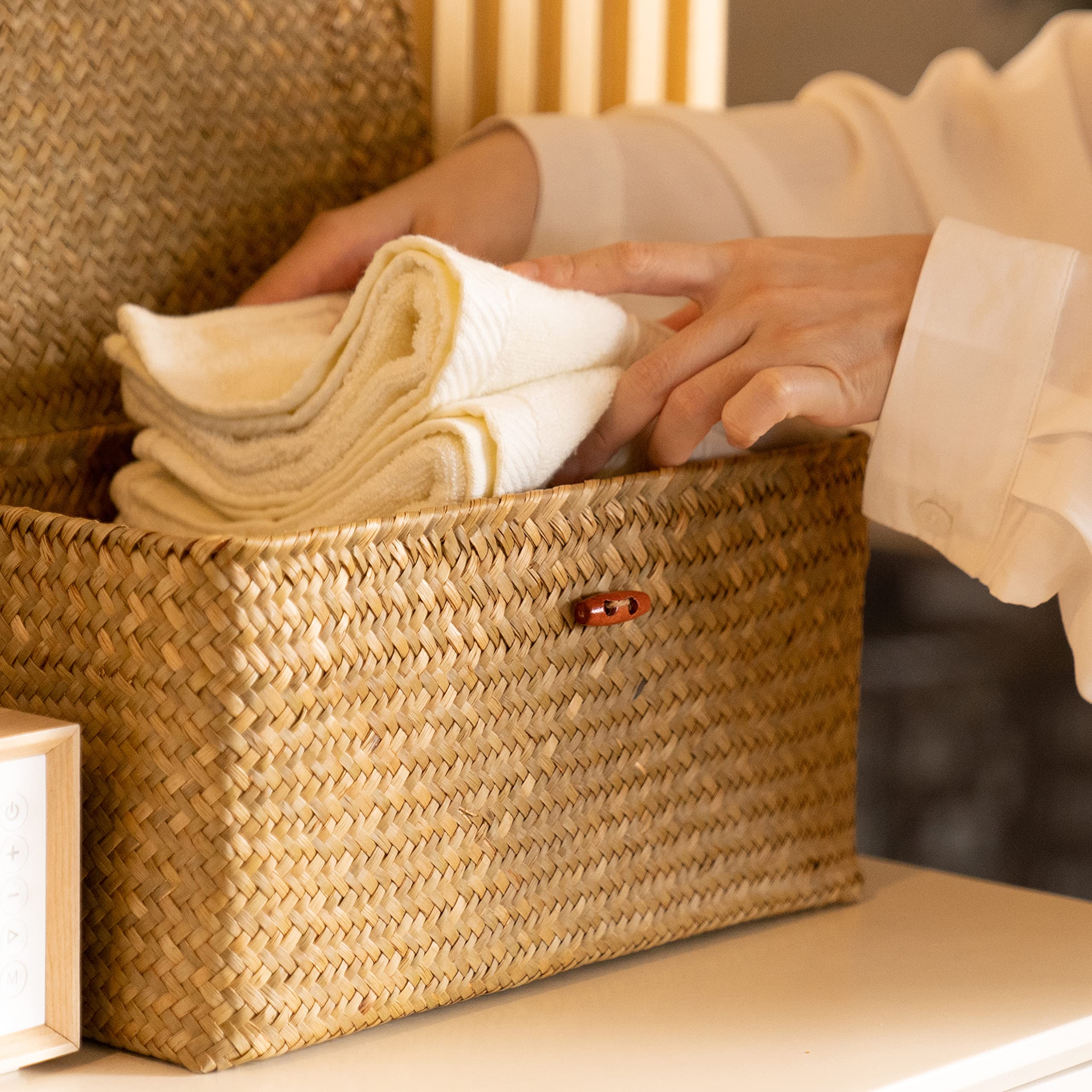 YANGQIHOME panier avec couvercle ouvert illustrant protection contre la poussière