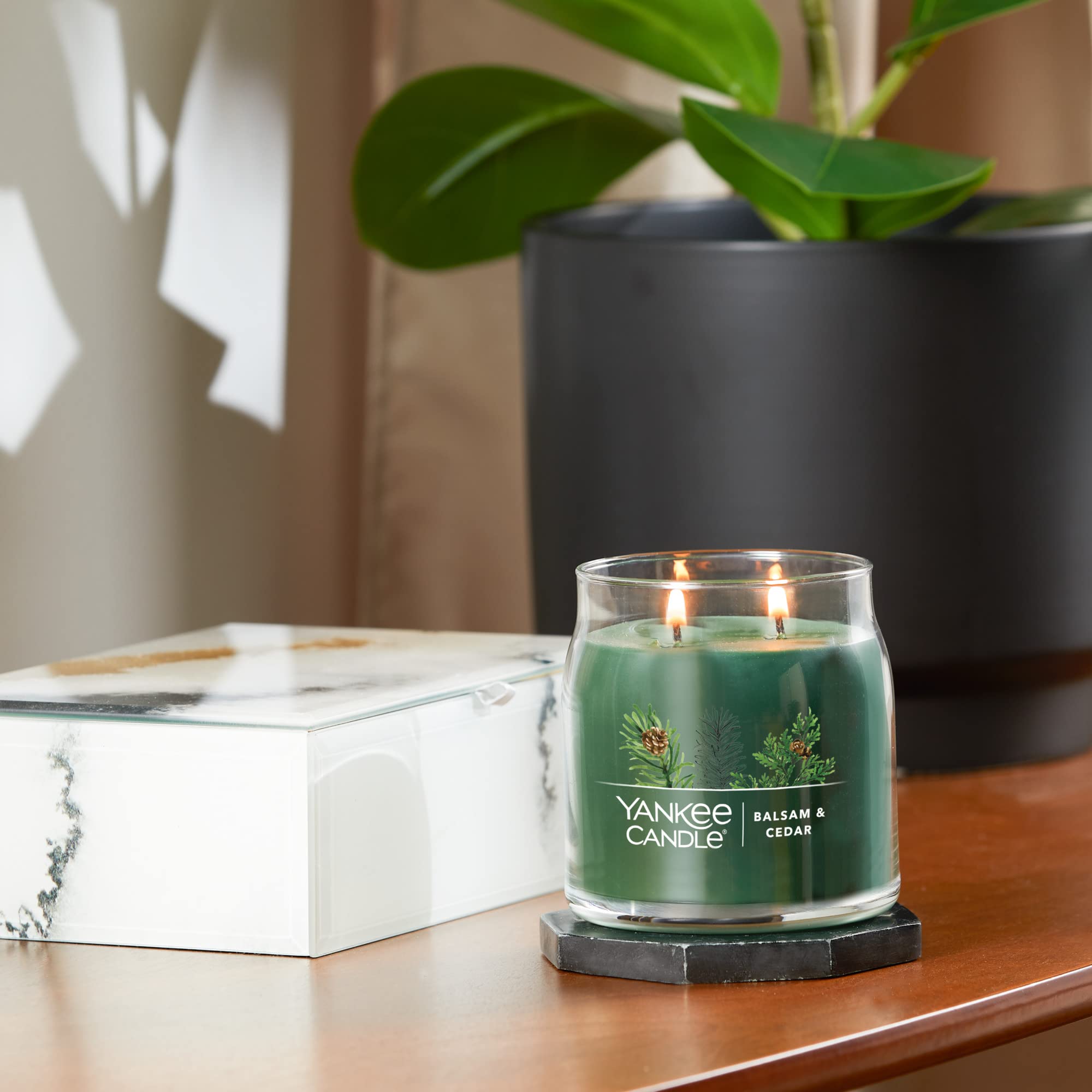 Yankee Candle étiquette illustrée à la main ajoutant une touche artisanale