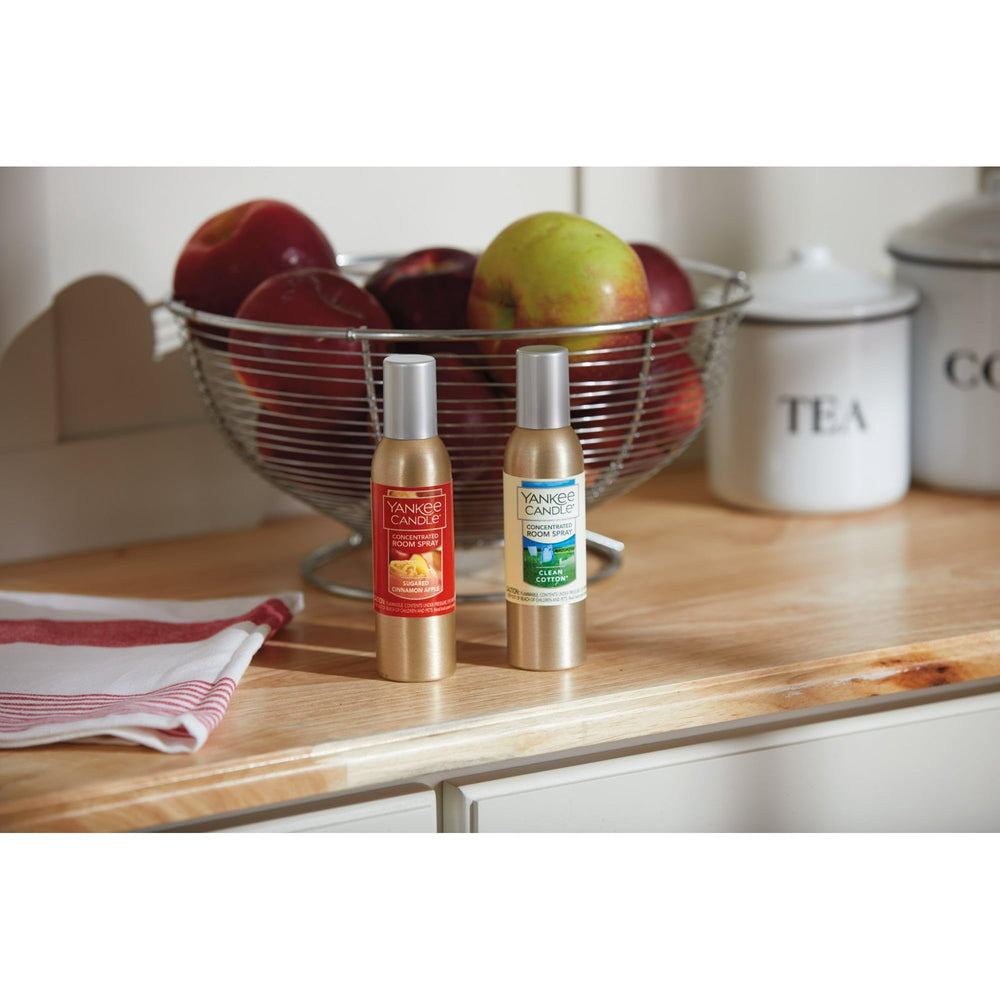 Yankee Candle étiquette lisible indiquant notes parfumées naturelles