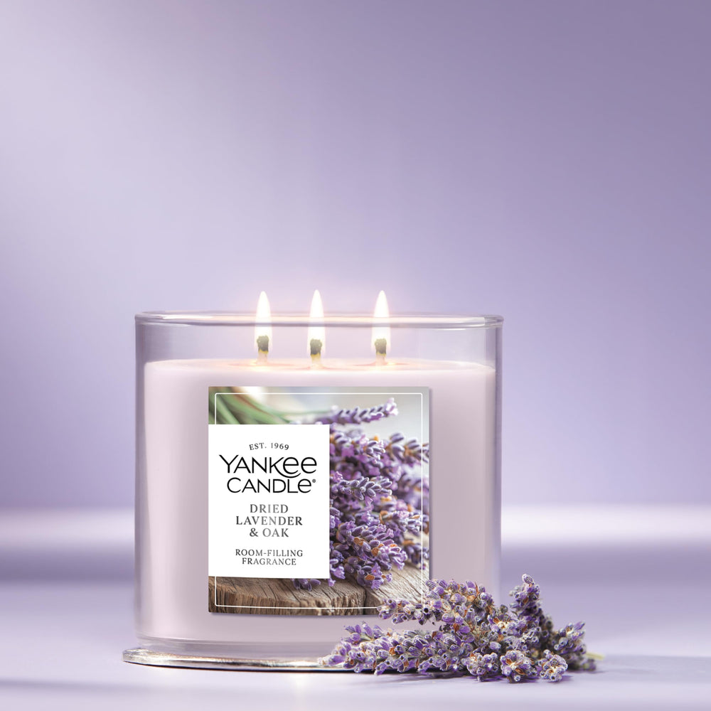 Yankee Candle gros plan de la cire végétale offrant combustion propre