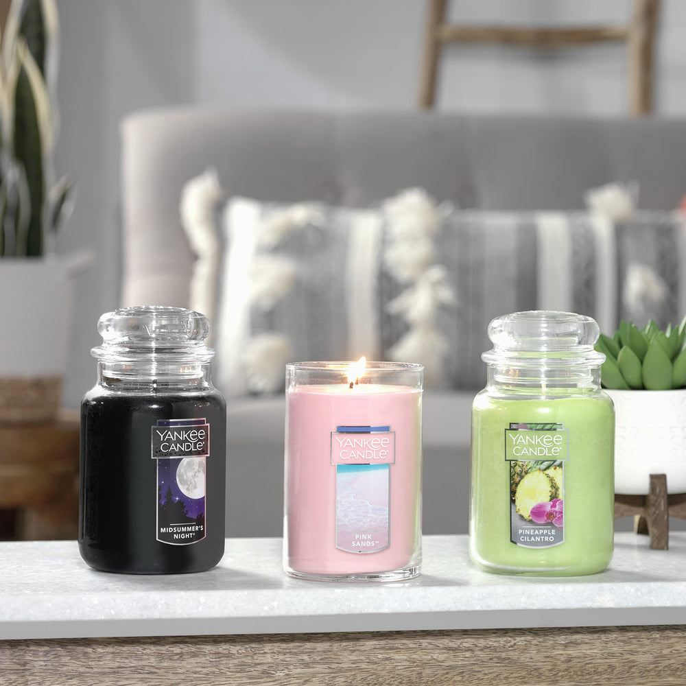 Yankee Candle comparaison d’échelle montre taille 22 oz pour longue durée