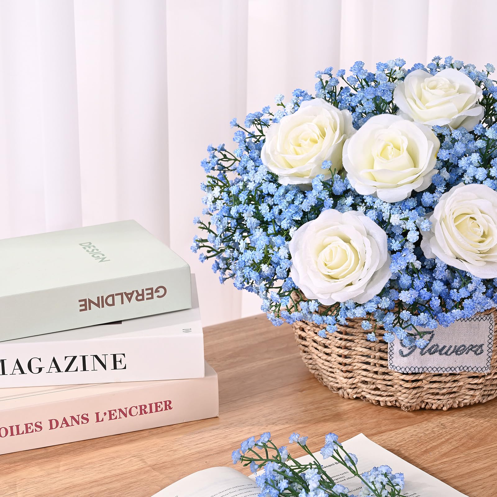 Yastouay gros plan sur petites fleurs bleues offrant rendu naturel et volume