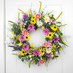 Yawwind couronne gros plan sur mélange floral, montre couleurs vibrantes