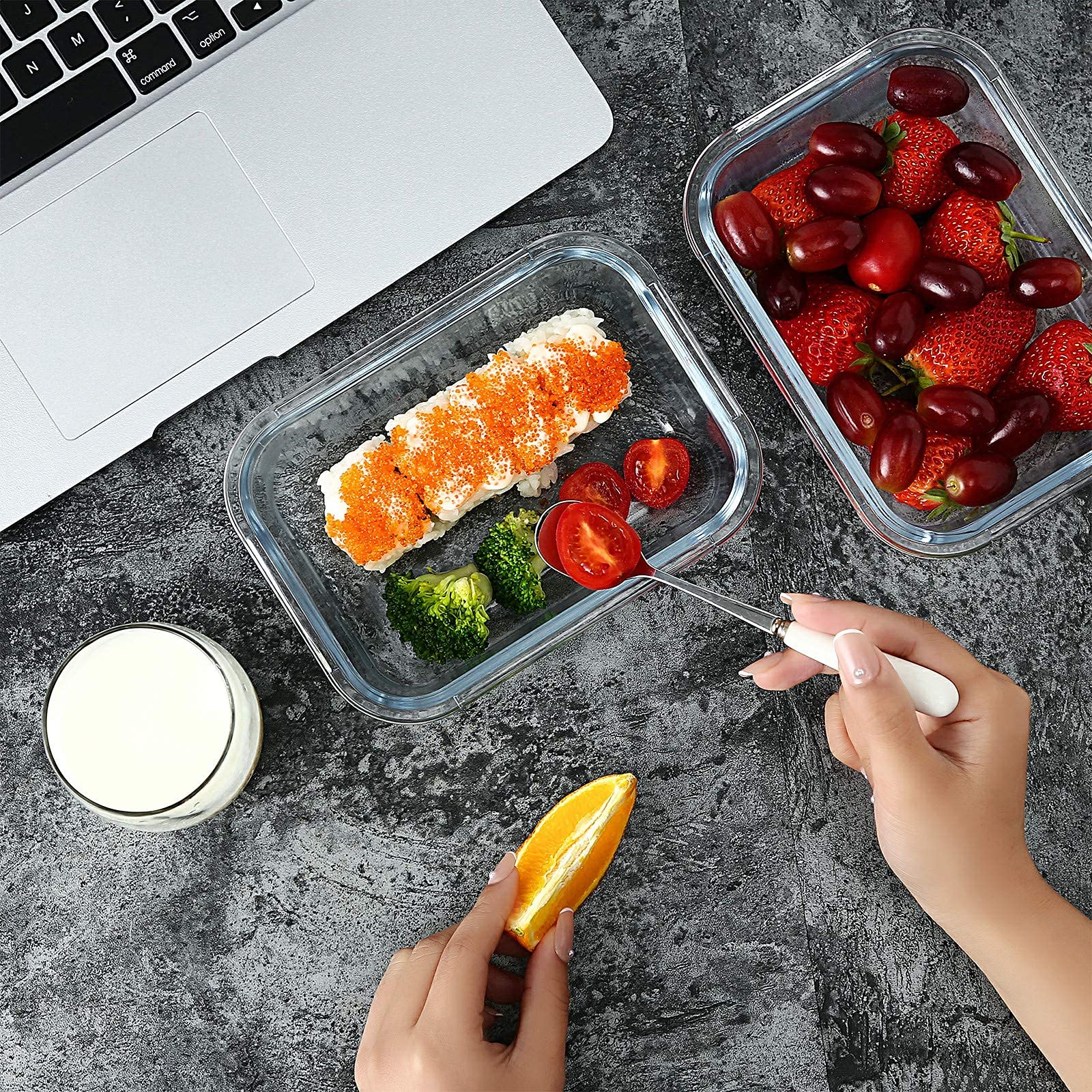 YEBODA comparaison taille-main montrant la contenance 23 oz adaptée aux portions individuelles