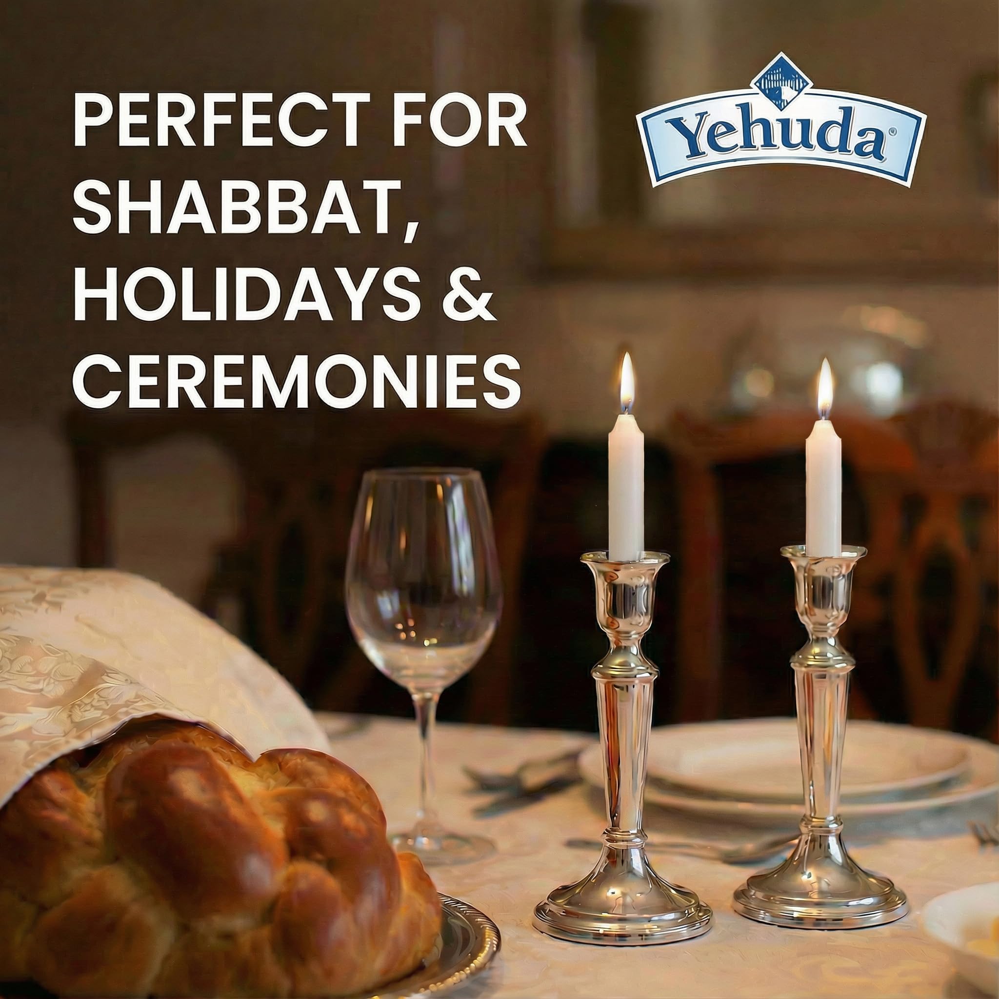 Bougies Yehuda allumées sur une table, ambiance chaleureuse pour Shabbat