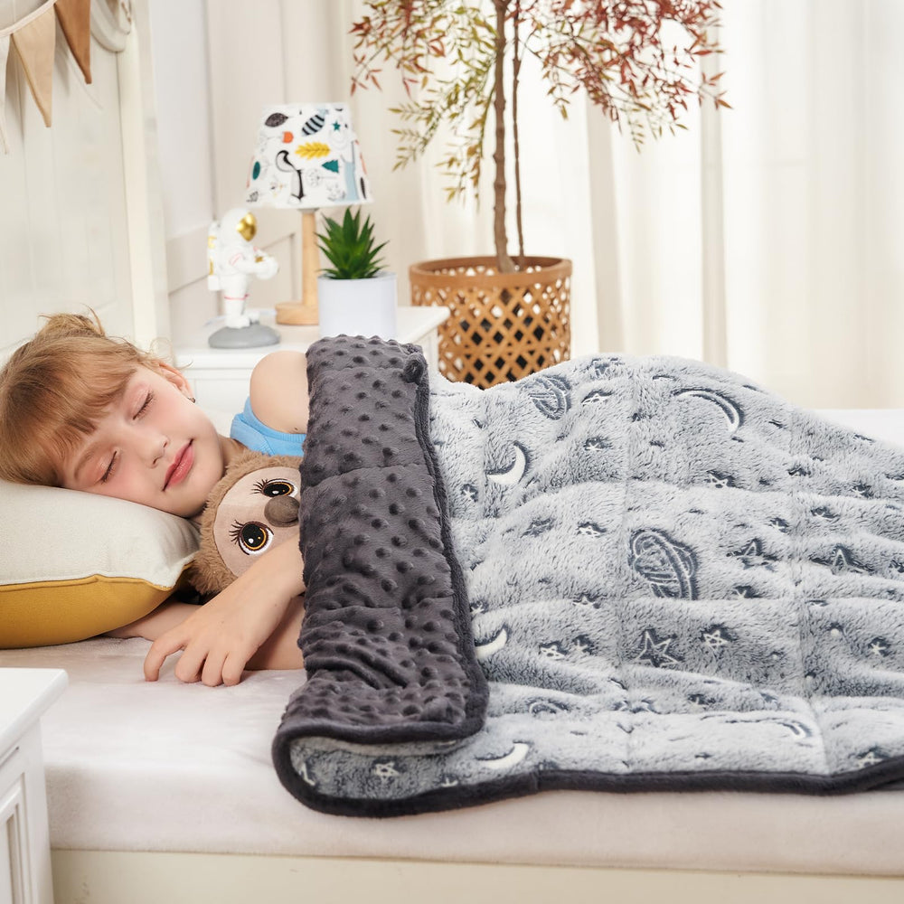 yescool main touchant tissu minky douceur et confort tactile immédiat