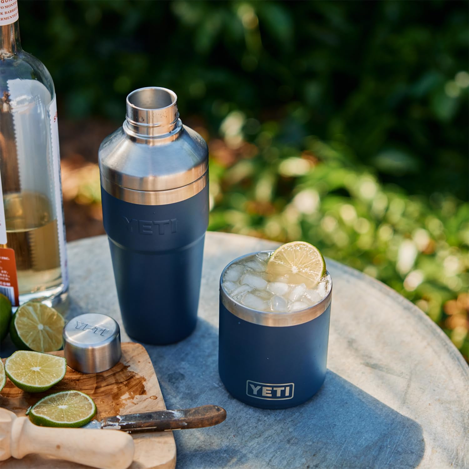 YETI couvercle emboîté sur Rambler 20 oz illustrant compatibilité