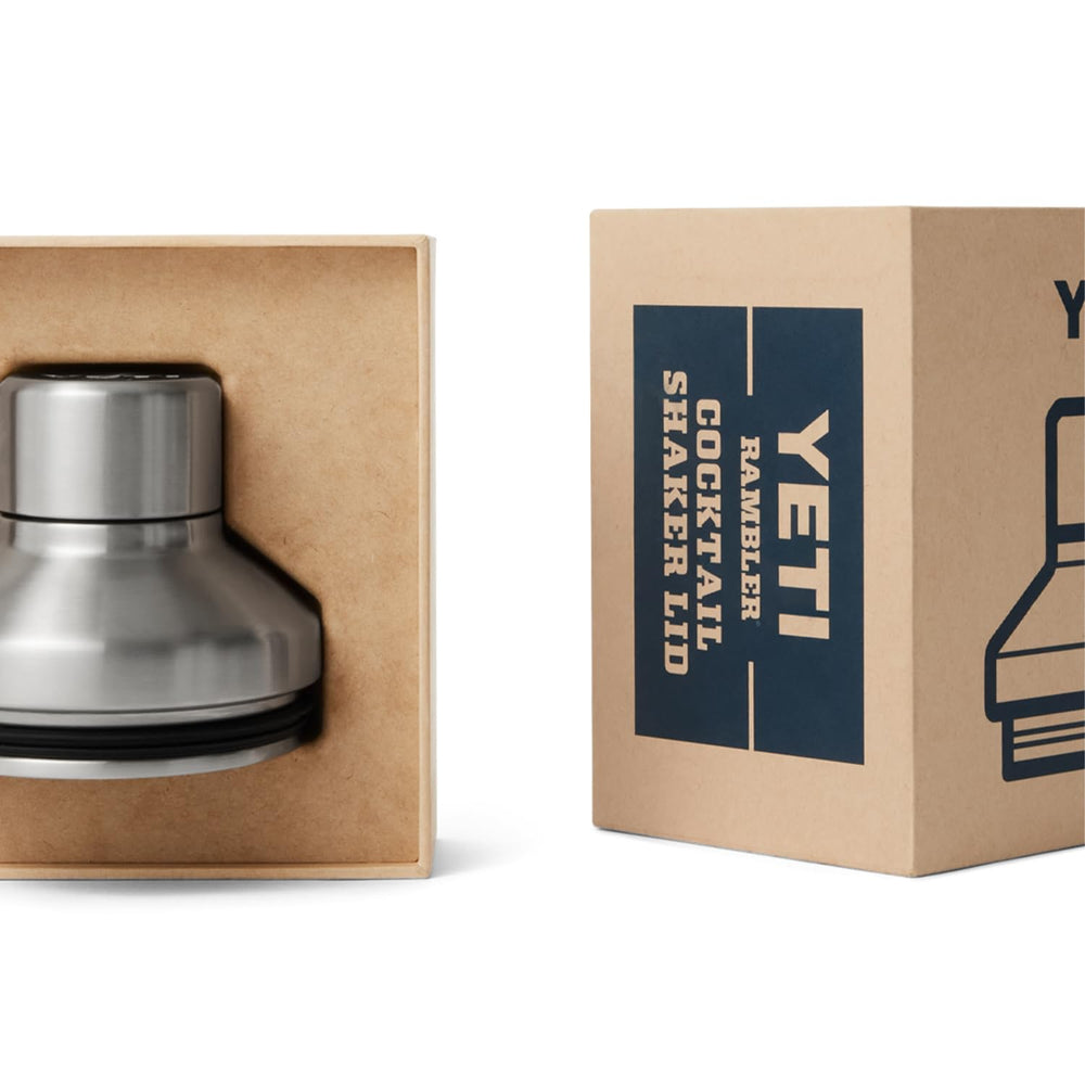 YETI couvercle comparé à une main montrant taille et portabilité