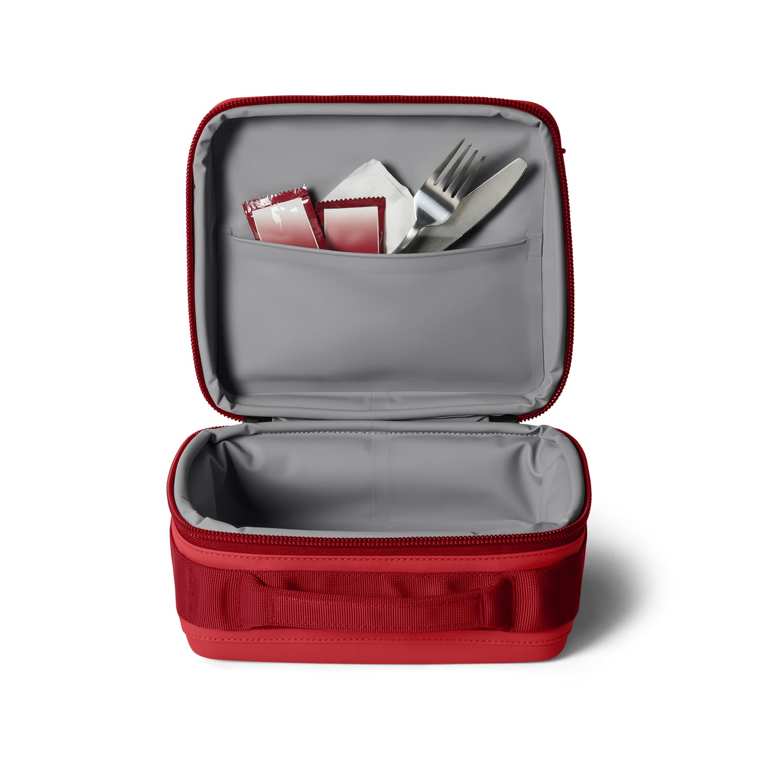YETI Daytrip 3L ouverte avec repas organisé pour un accès rapide aux aliments