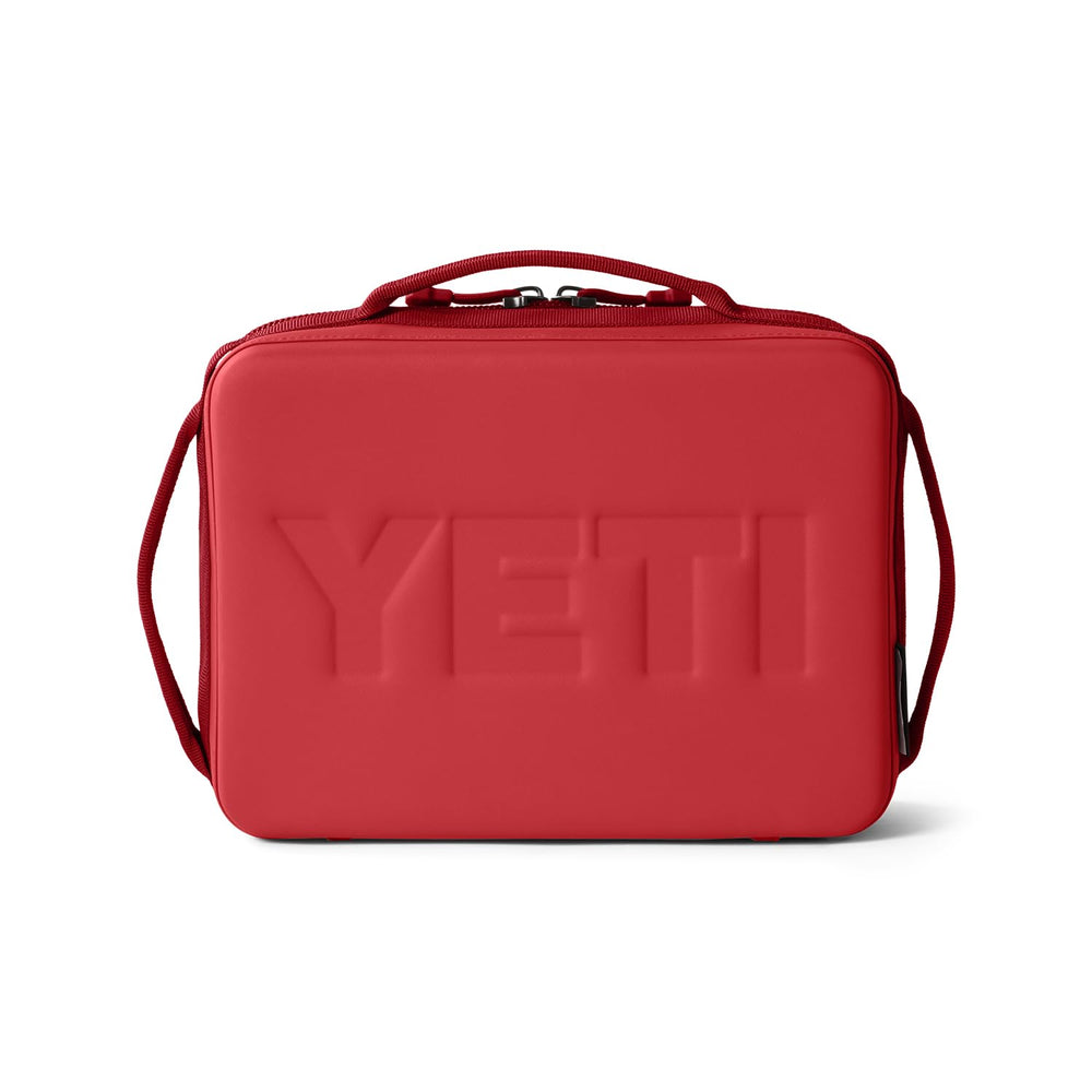 YETI Daytrip 5L en usage pique-nique montrant protection des aliments dehors