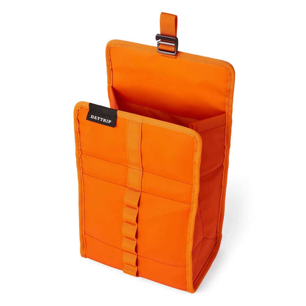 YETI Daytrip fermeture ThermoSnap magnétique sécurisant les aliments et facilitant l'ouverture