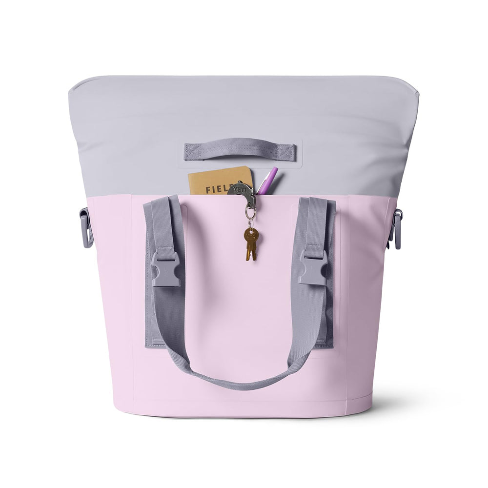 YETI Hopper M15 ouvert avec 32 canettes démontrant capacité de stockage