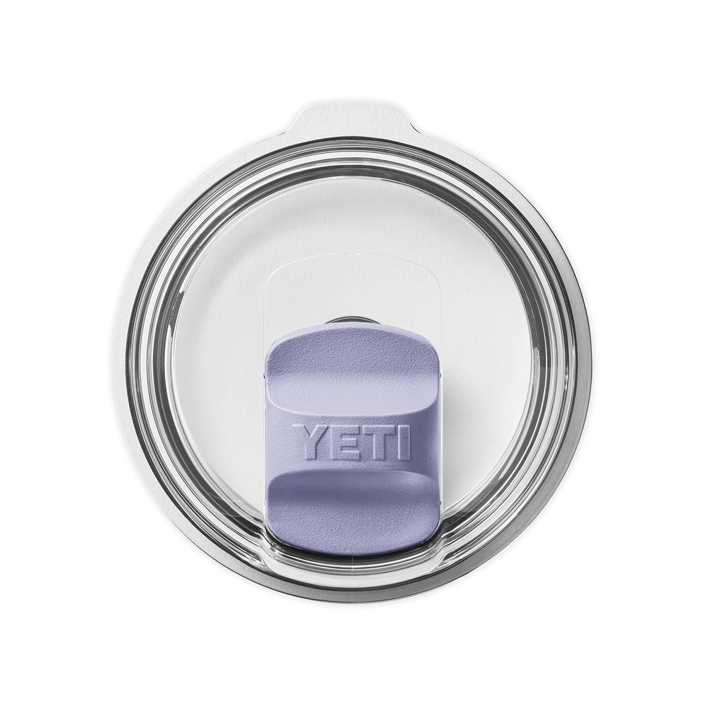 YETI aimant Magslider Cosmic Lilac en cours d'installation sur un couvercle MagSlider