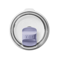 YETI aimant Magslider Cosmic Lilac en cours d'installation sur un couvercle MagSlider