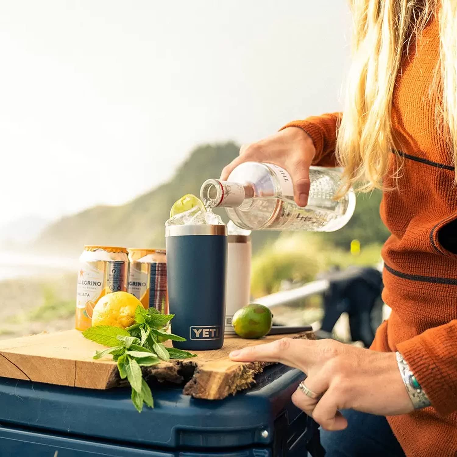 YETI Rambler côte main illustrant capacité compacte 295 ml