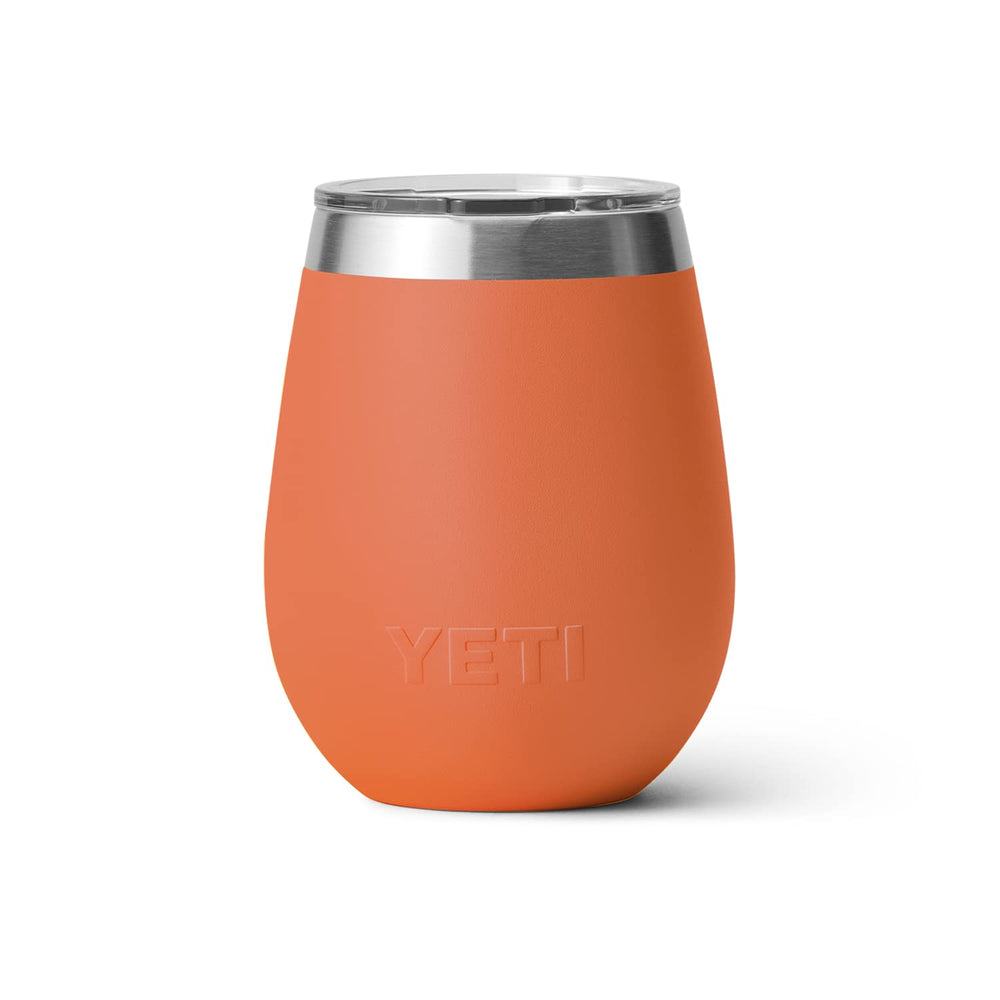 YETI Rambler utilisé lors d’un pique-nique montrant praticité et portabilité