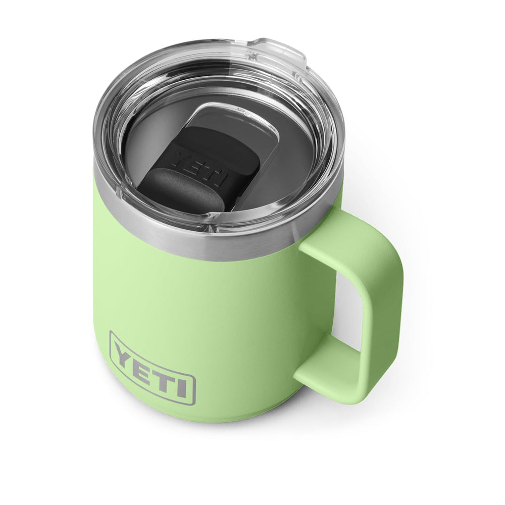YETI Rambler montrant la face avant et la couleur Key Lime, design résistant