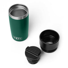 YETI Rambler bouchon commuter en gros plan, étanchéité pratique