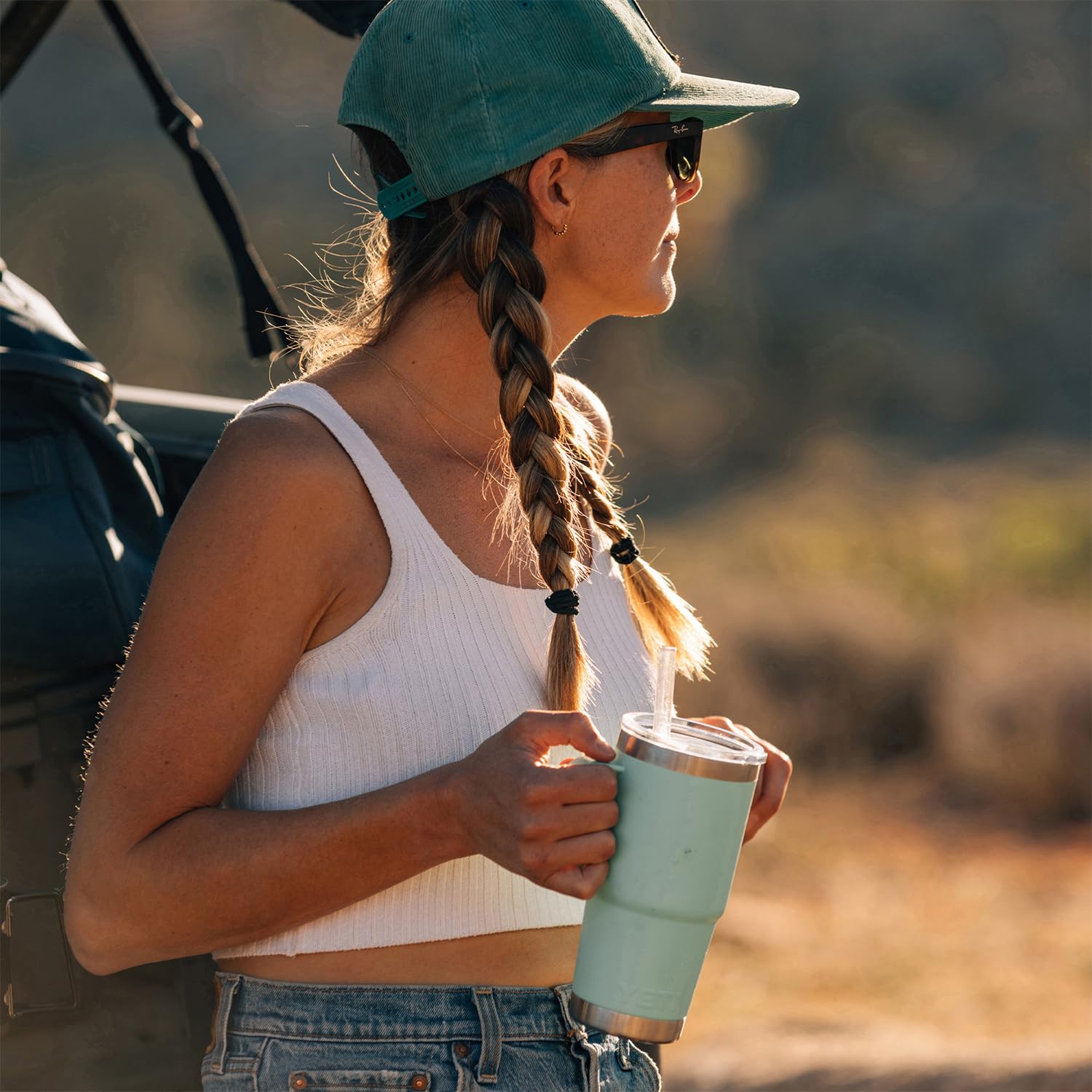 YETI Rambler 25 gros plan poignée ergonomique pour prise sûre