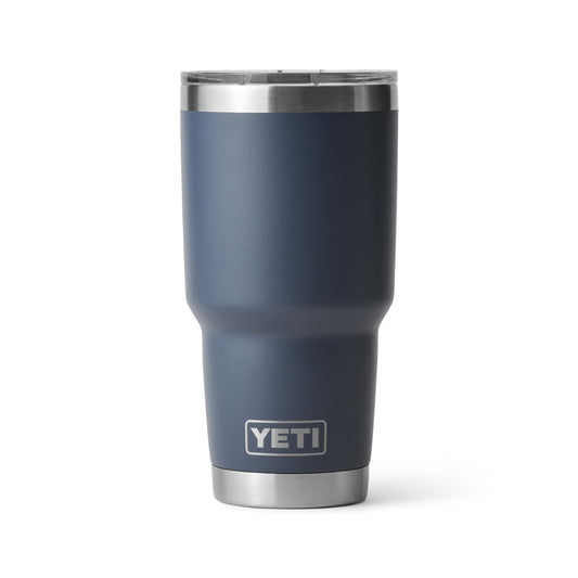 YETI Rambler 30 oz face Navy montrant design robuste et couleur