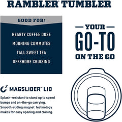 YETI Rambler tenu en main en extérieur pour confort et portabilité