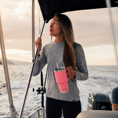 YETI Rambler couvercle à paille en gros plan montrant usage pratique