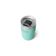 YETI Rambler couvercle en gros plan offrant protection contre les éclaboussures