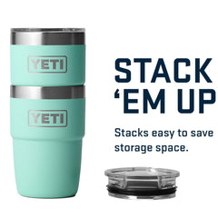 YETI Rambler empilé sur d’autres tasses pour gain de place au comptoir