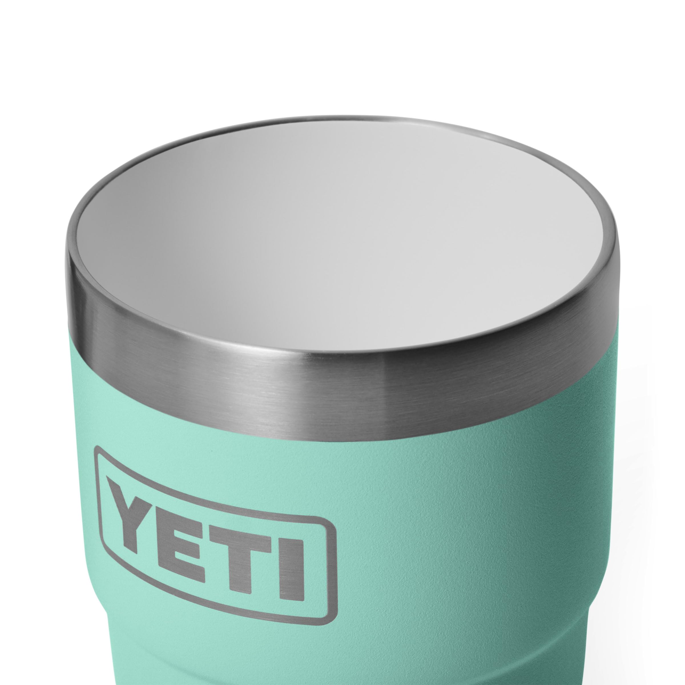 YETI Rambler seafoam en contexte lifestyle pour transport facile et stylé