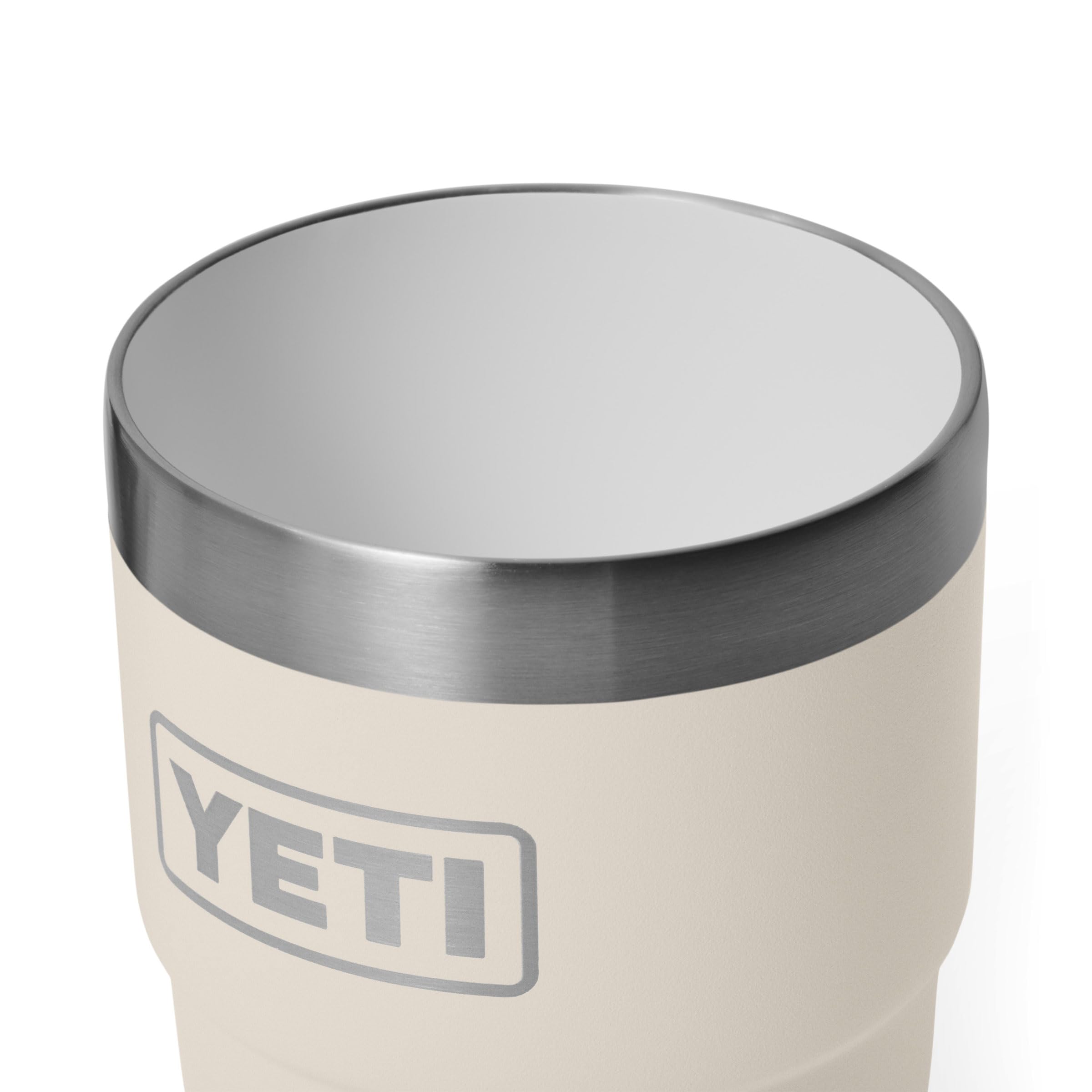 YETI Rambler 8 oz comparaison taille dans la main compact et portable
