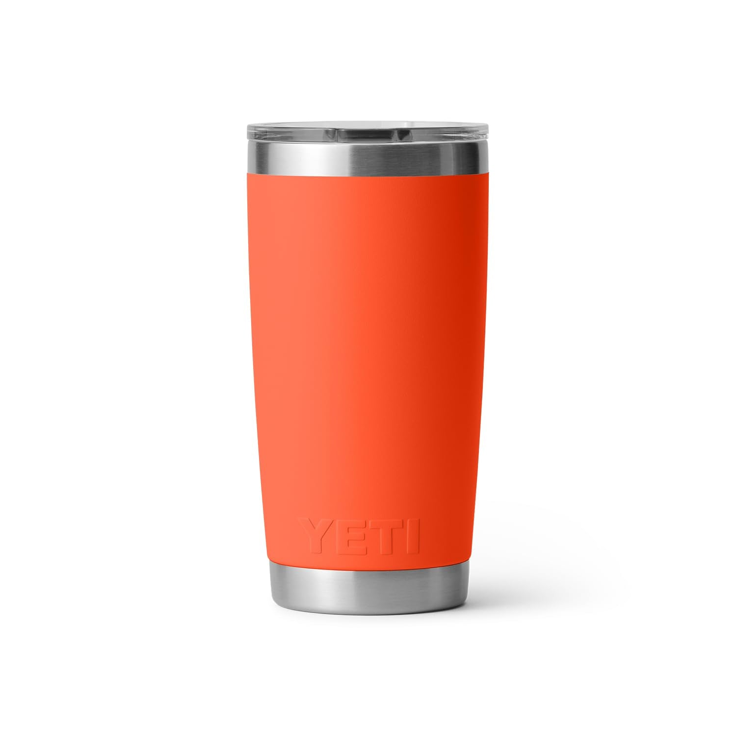 YETI rambler à côté d'une bouteille pour comparaison de taille et capacité