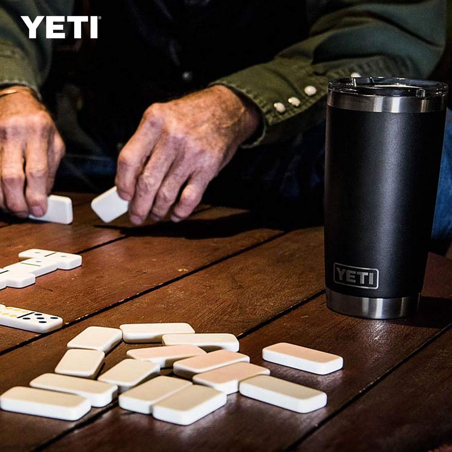 YETI Rambler Duracoat noir montrant résistance aux éraflures