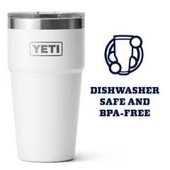 YETI Rambler tenu en main illustrant prise confortable et absence de condensation