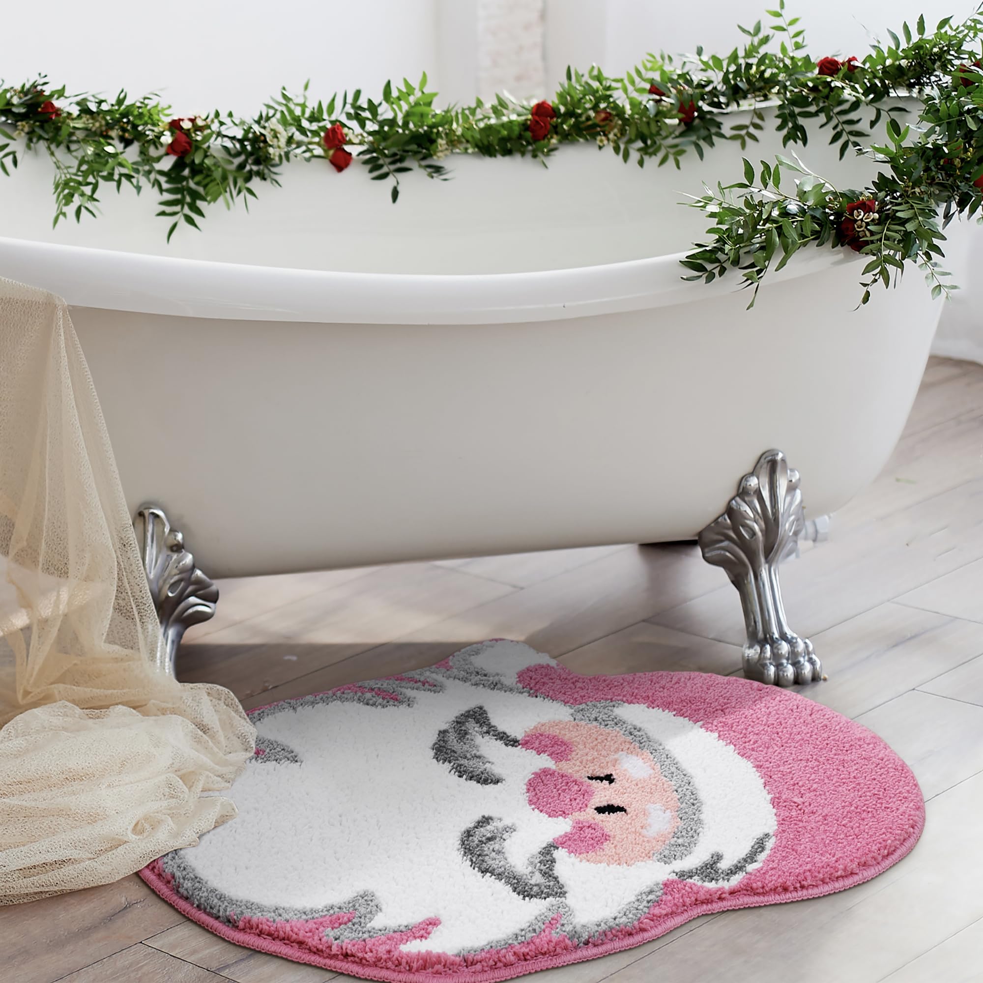 YIKUSH mise en scène salle de bain décorée pour ambiance chaleureuse de Noël