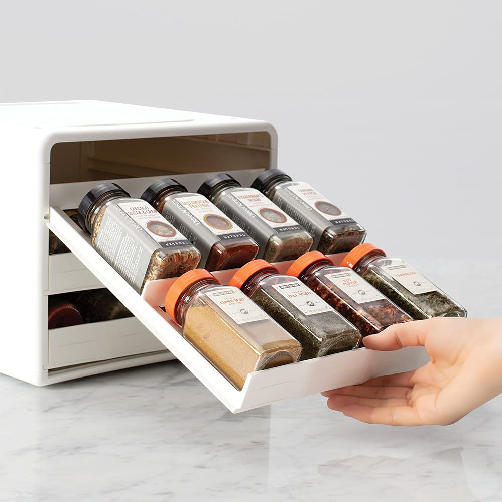 YouCopia SpiceStack diviseurs réglables montrés en position personnalisée