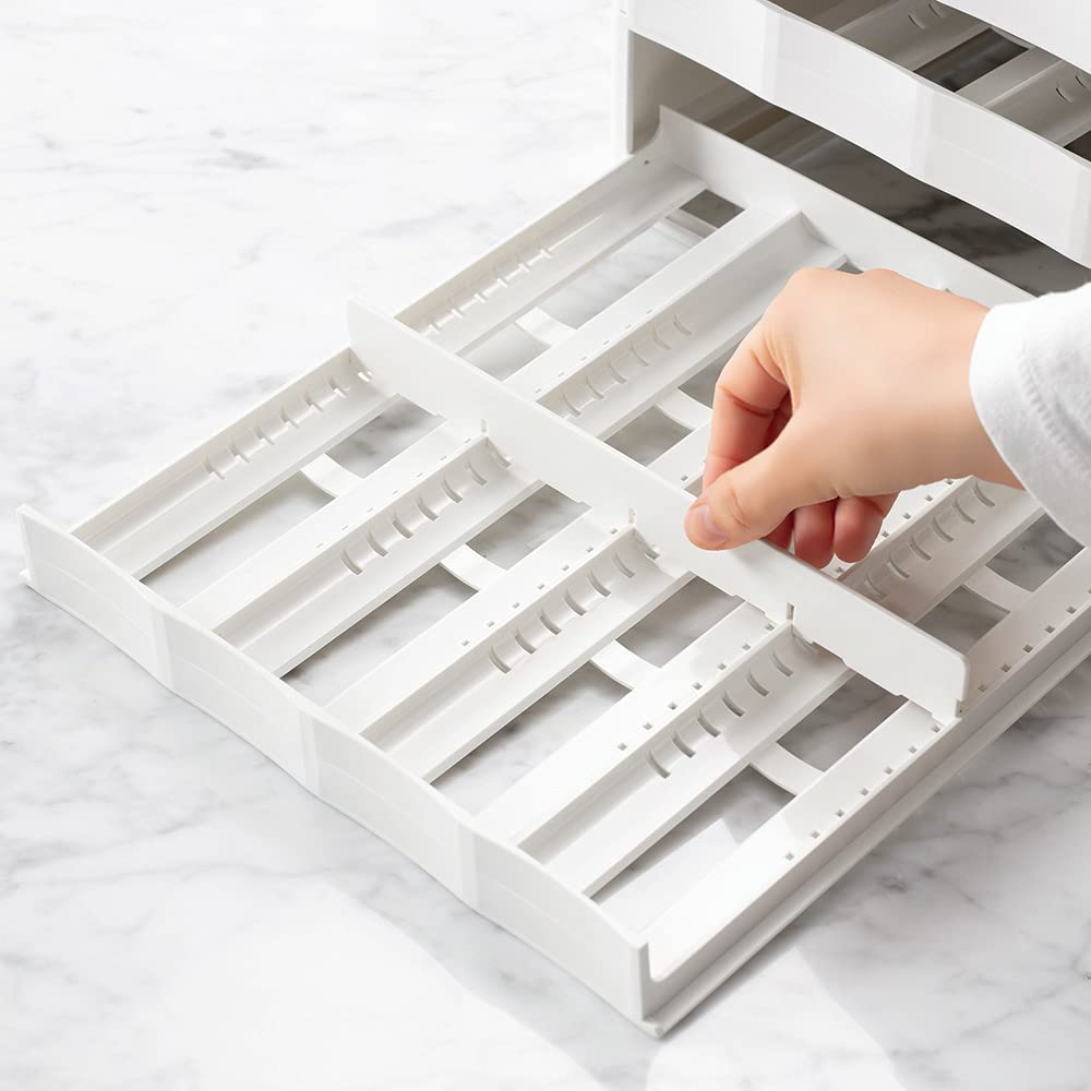 YouCopia SpiceStack comparaison d'échelle avec bocaux petits et grands pour compatibilité