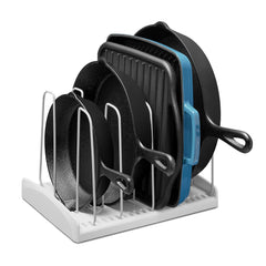 YouCopia face avant du range-casseroles montre rangement ordonné et gain de place