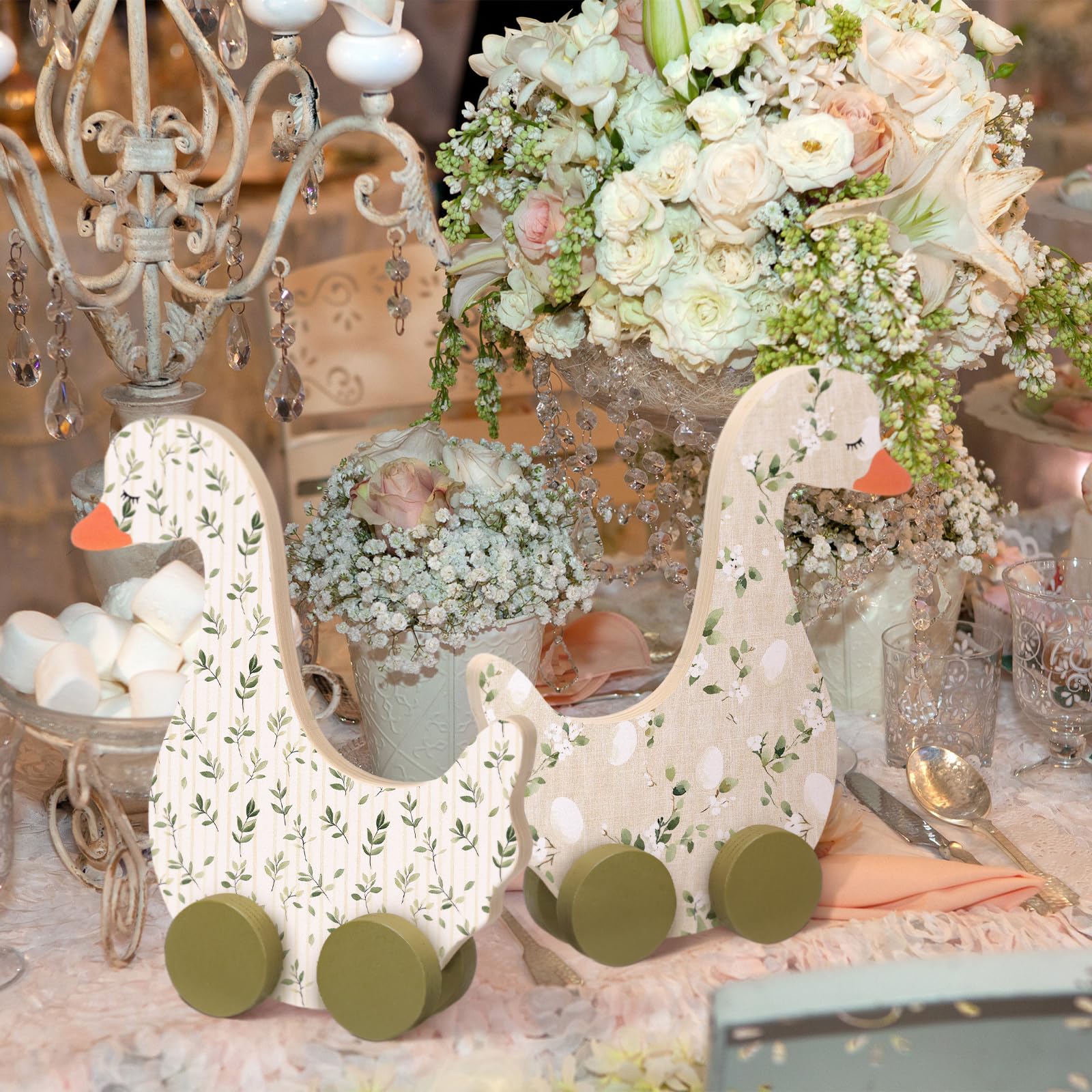 Yousoontic oies sur une table de baby shower ajoutant ambiance chaleureuse