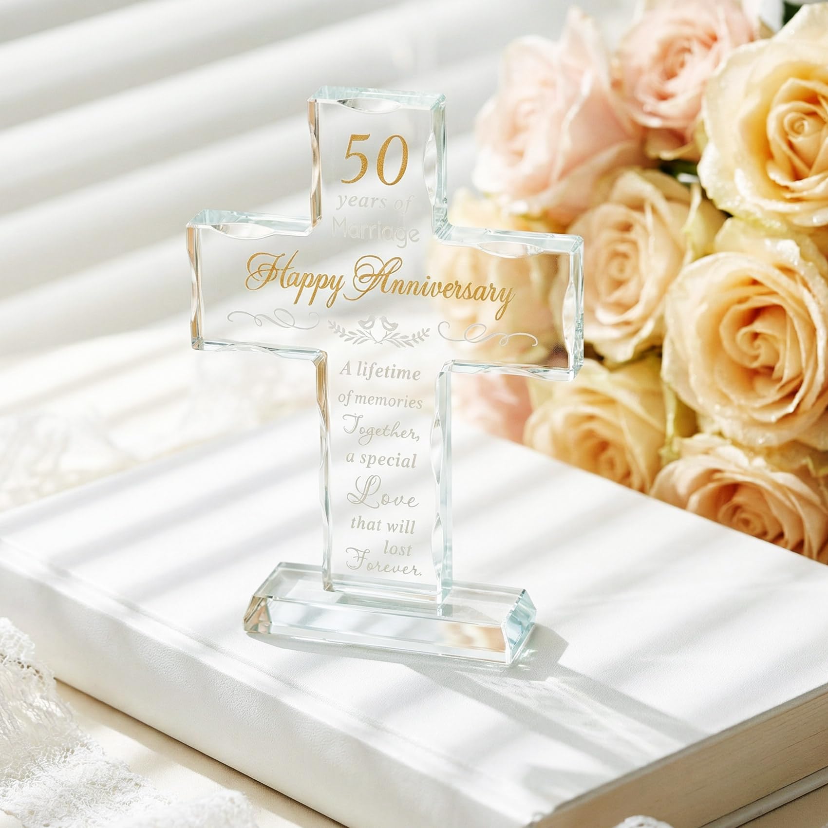 YWHL reflets lumineux sur verre soulignant finition polie et brillante