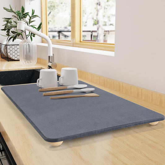 ZACELOVE tapis pierre face avant montrant taille généreuse et protection plan de travail